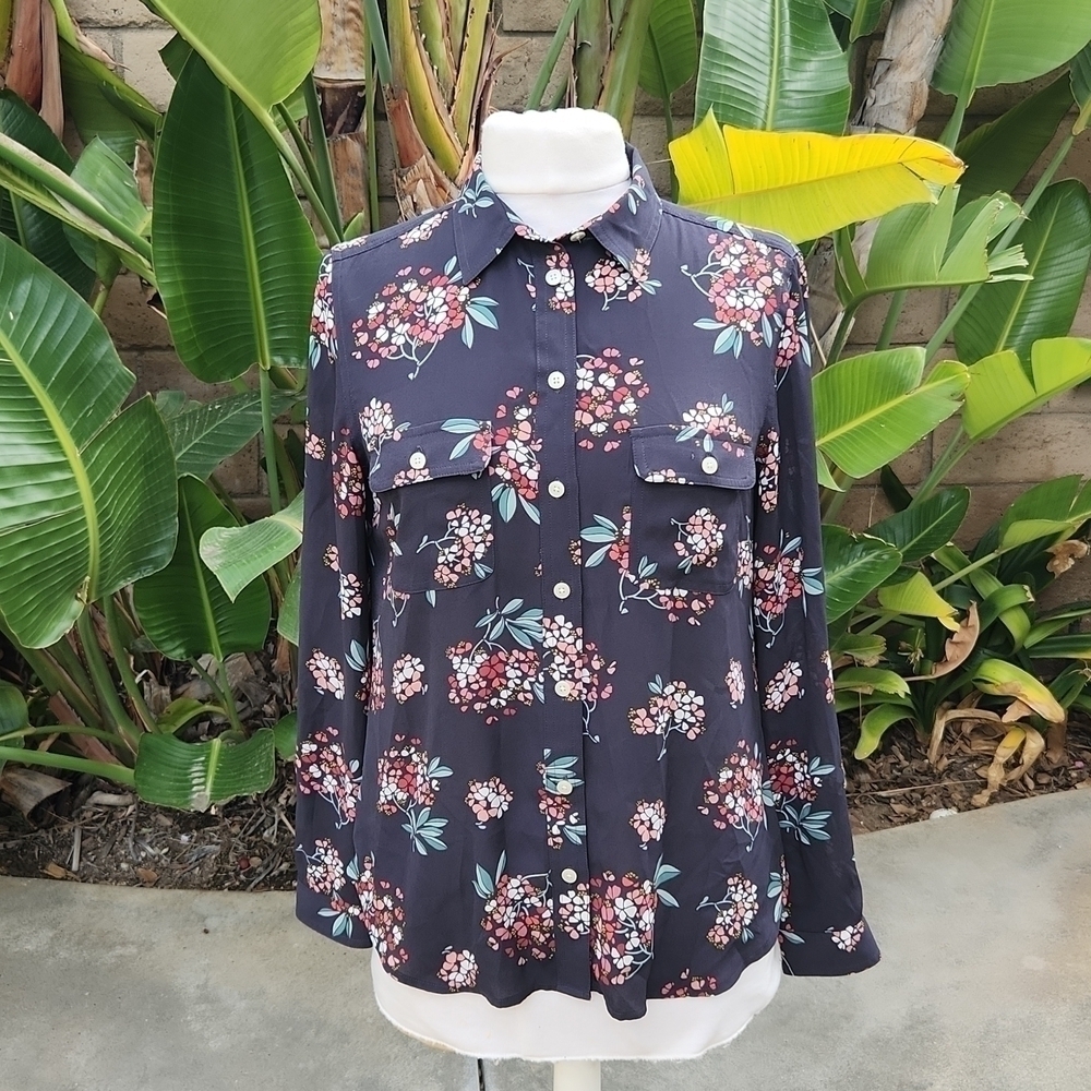 Loft charcoal gray floral button up blouse size small
